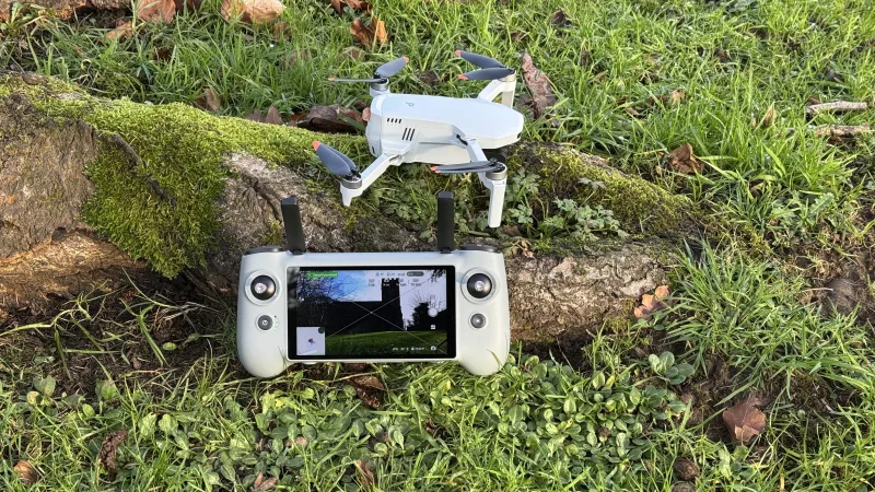 Potensic ATOM 2 drone with remote controller and phone display
