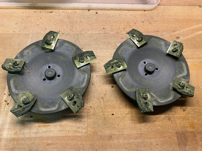 Mammotion YUKA 2000 mower blades with grass buildup