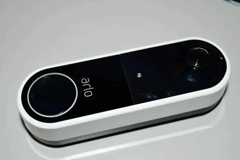 Arlo AVD4001 front view showing single camera lens