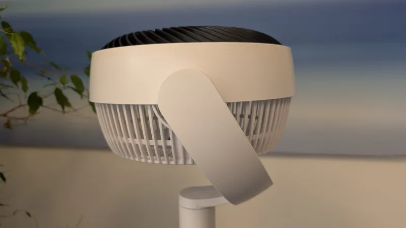 LEVOIT LPF-R432S-AUS front view showing sleek pedestal fan profile