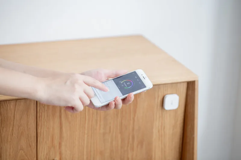 Aqara Temperature and Humidity Sensor app monitoring on smartphone
